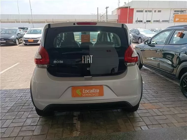 Fiat Mobi Prata 7