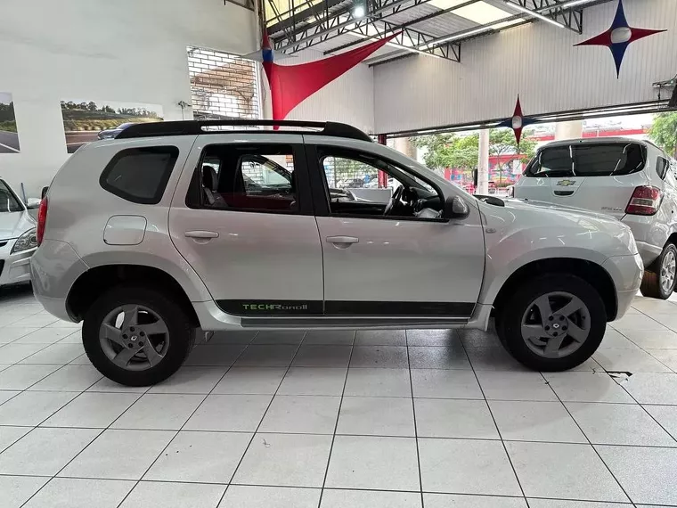 Renault Duster Prata 11