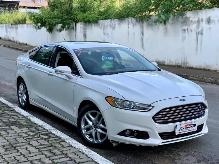 Ford Fusion Branco 17