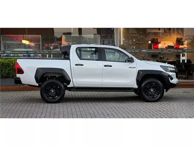 Toyota Hilux Branco 2