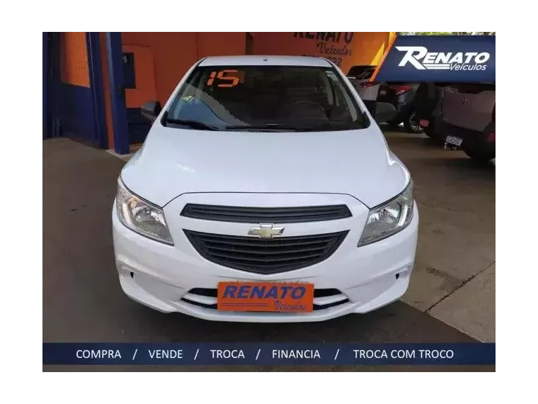 Chevrolet Onix Branco 1