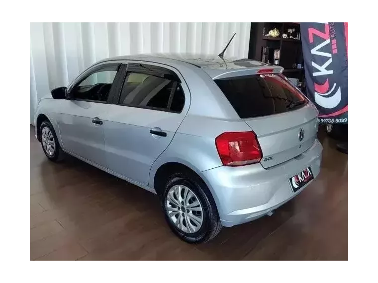 Volkswagen Gol Prata 4