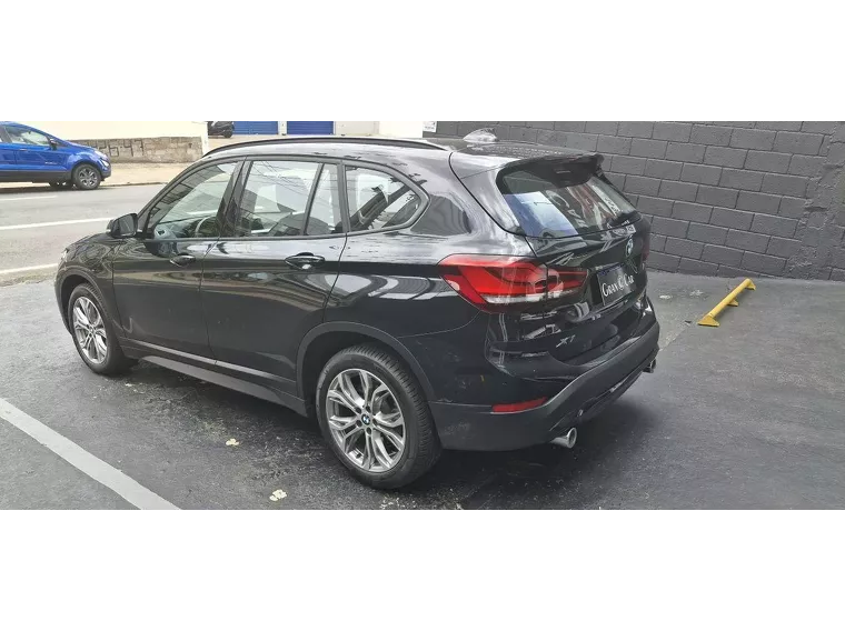 BMW X1 Preto 5