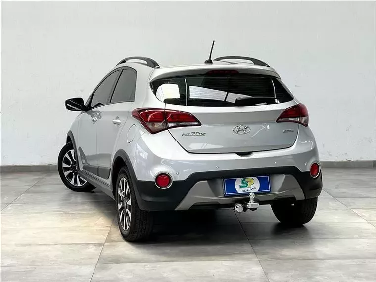 Hyundai HB20X Prata 14