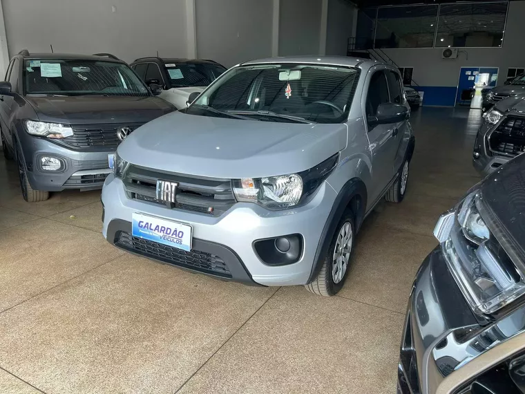 Fiat Mobi Prata 9