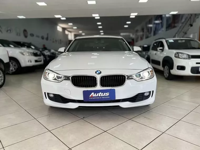 BMW 320i Branco 4