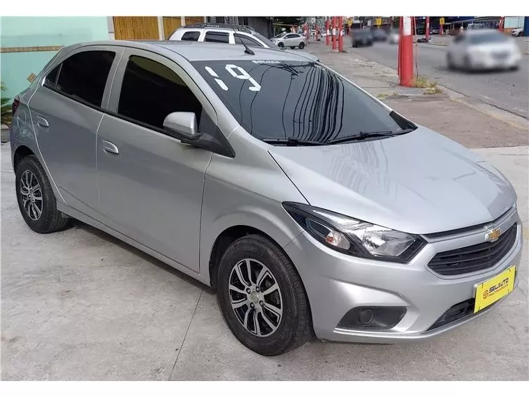 Chevrolet Onix Prata 10