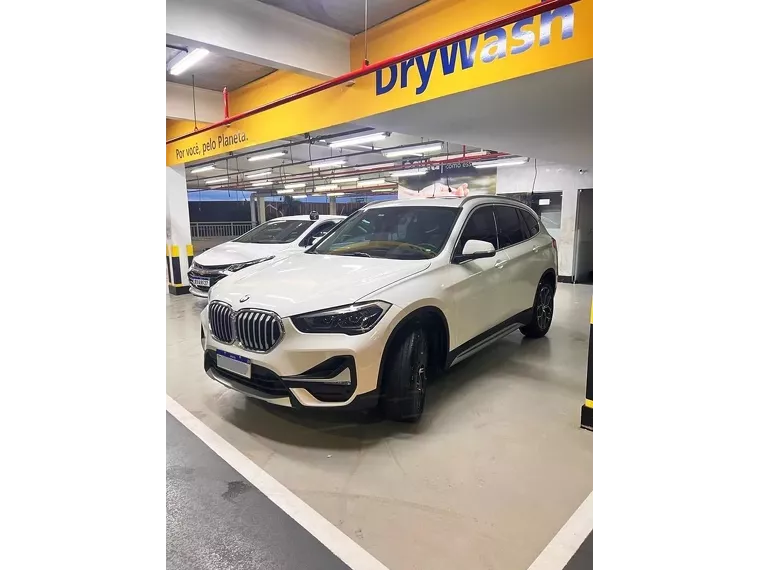 BMW X1 Branco 16