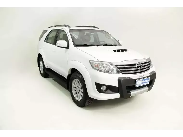 Toyota Hilux SW4 Branco 14