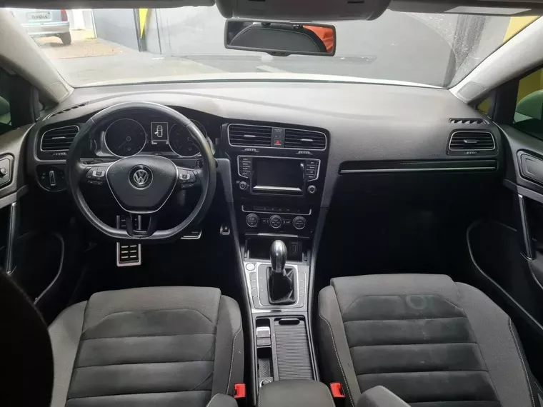 Volkswagen Golf Branco 10