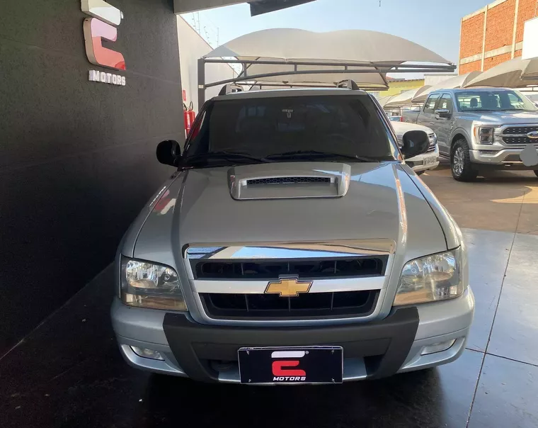 Chevrolet S10 Prata 2