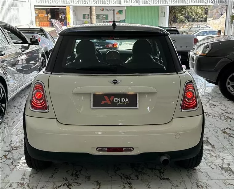 Mini ONE Branco 6