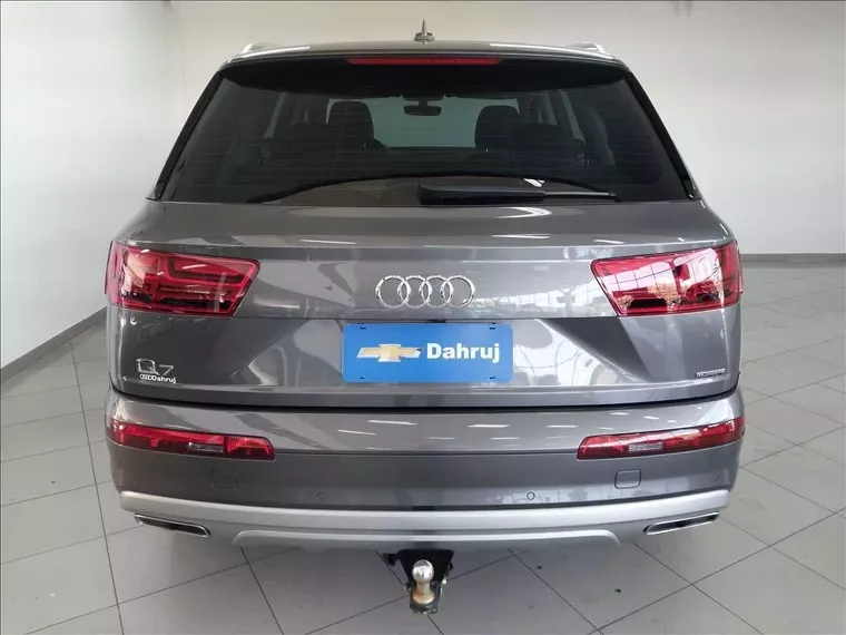 Audi Q7 Cinza 2