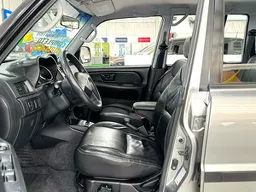 Mitsubishi Pajero TR4
