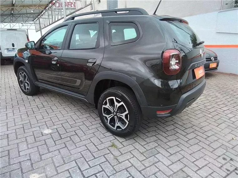 Renault Duster Preto 6