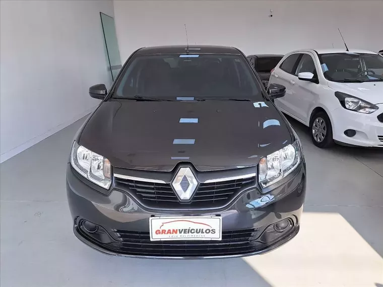 Renault Logan Preto 4