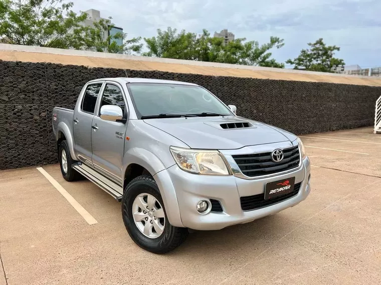 Toyota Hilux Prata 1