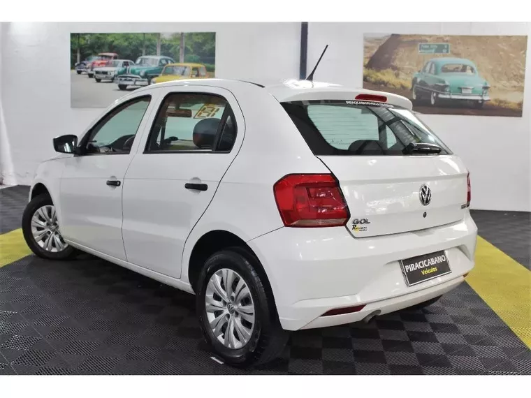 Volkswagen Gol Branco 10