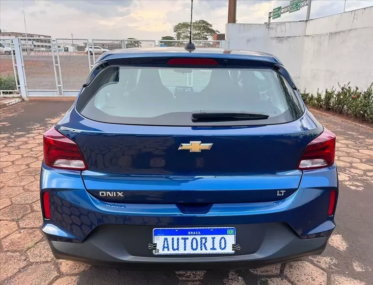 Chevrolet Onix Azul 8