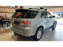 Toyota Hilux SW4