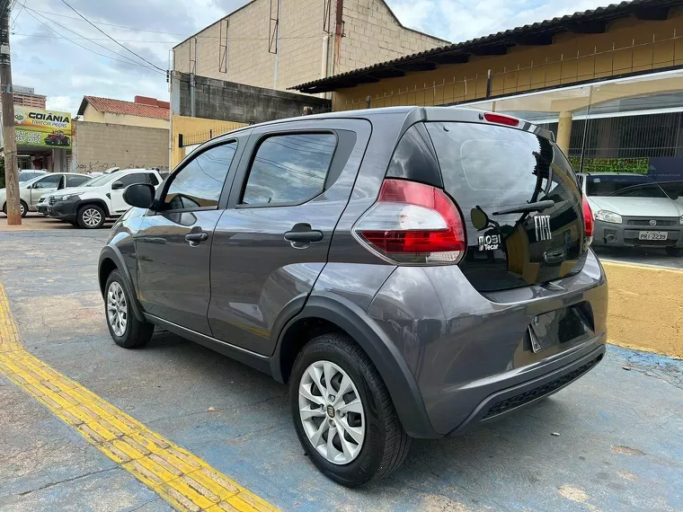 Fiat Mobi Cinza 8