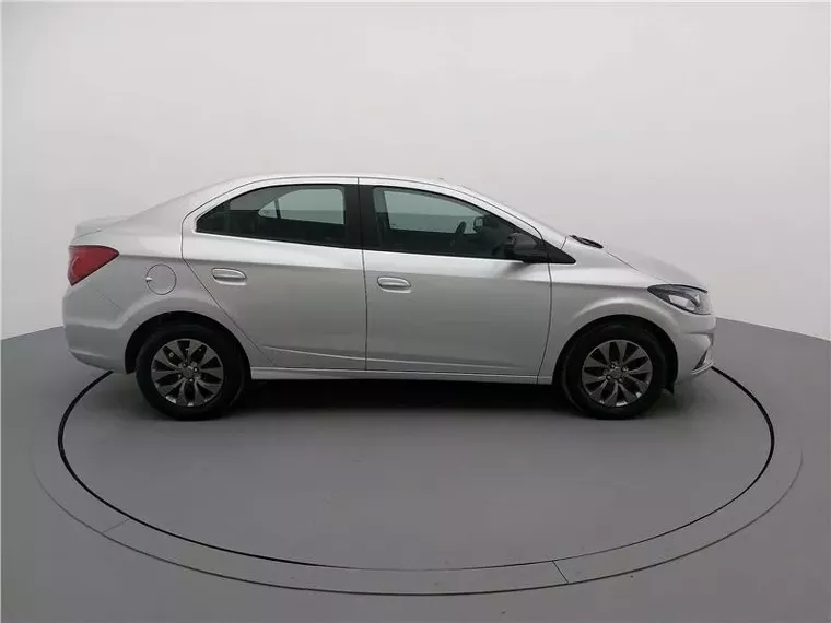 Chevrolet Onix Prata 14