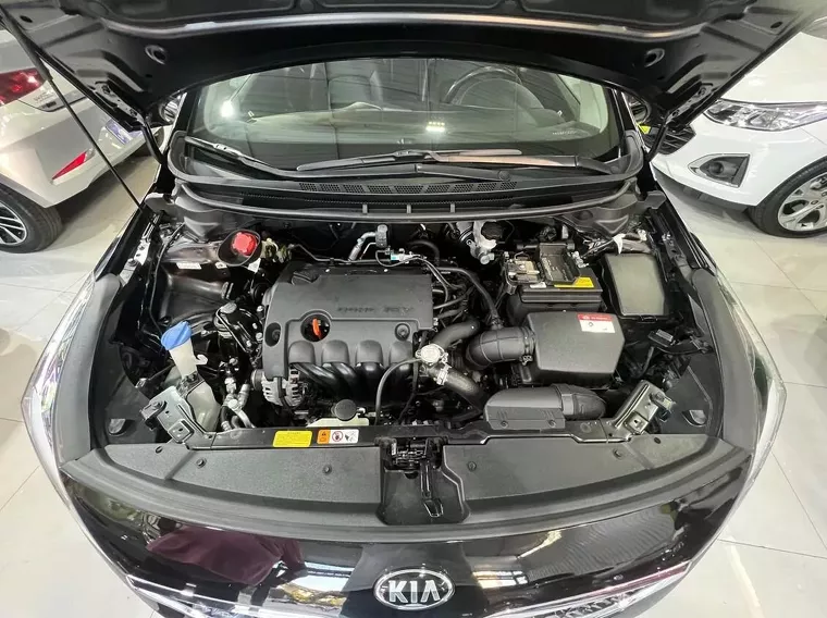 KIA Cerato Preto 14