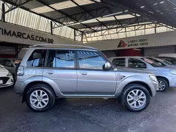 Mitsubishi Pajero TR4