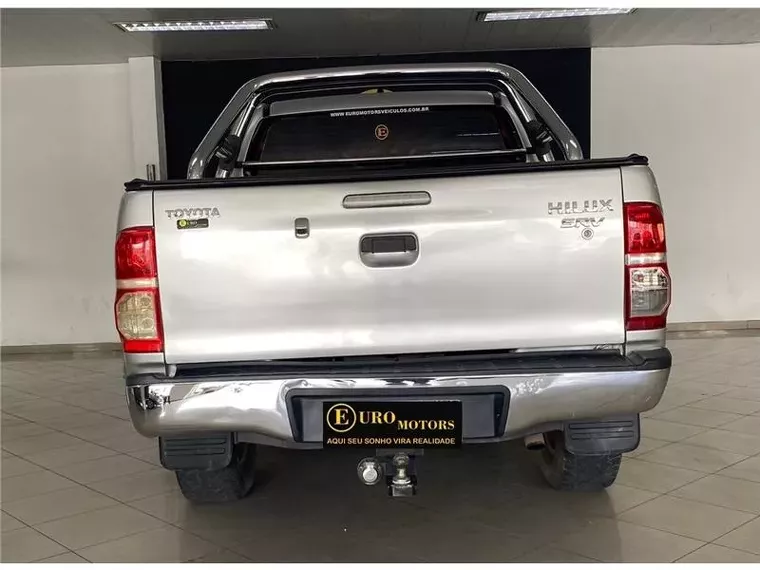 Toyota Hilux Prata 7