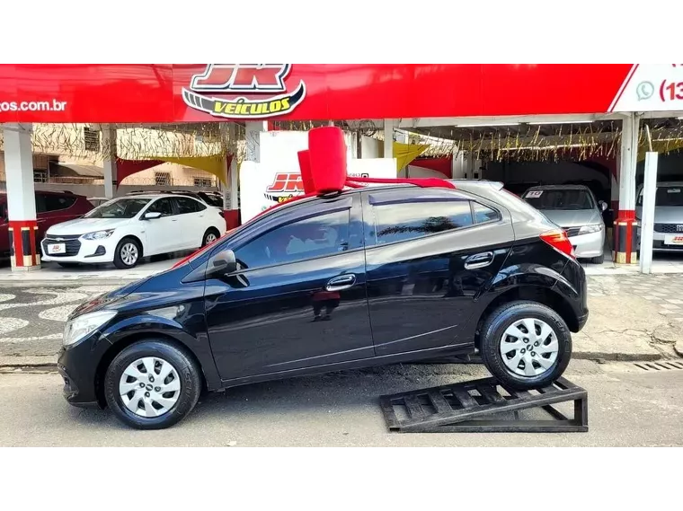 Chevrolet Onix Preto 2