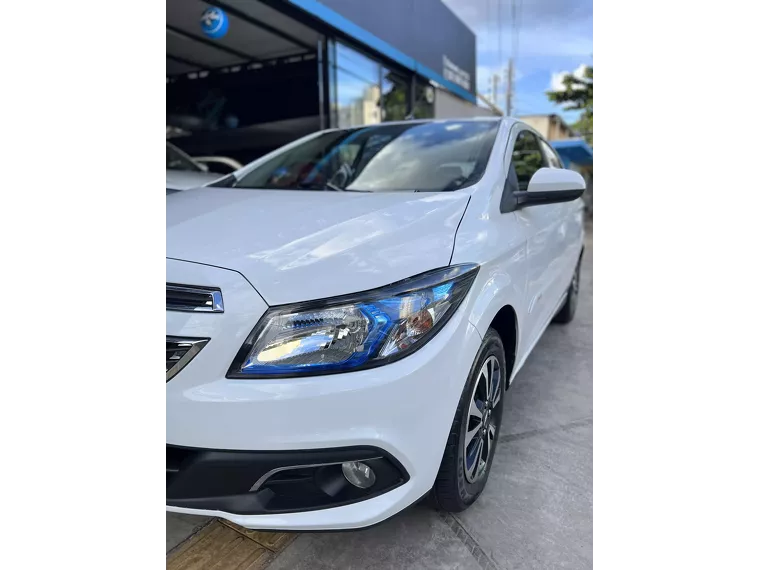 Chevrolet Onix Branco 14