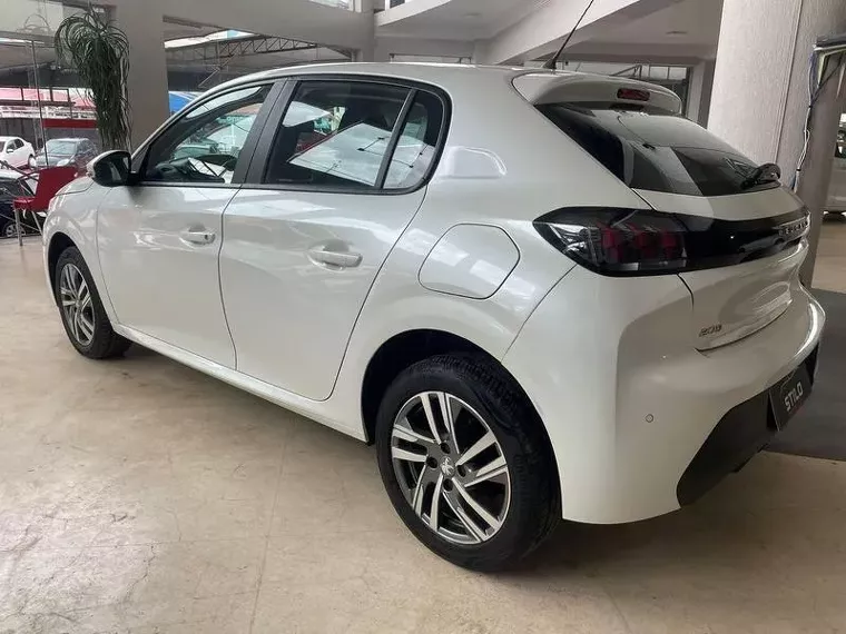 Peugeot 208 Branco 8