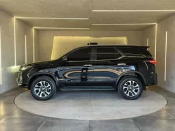 Toyota Hilux SW4
