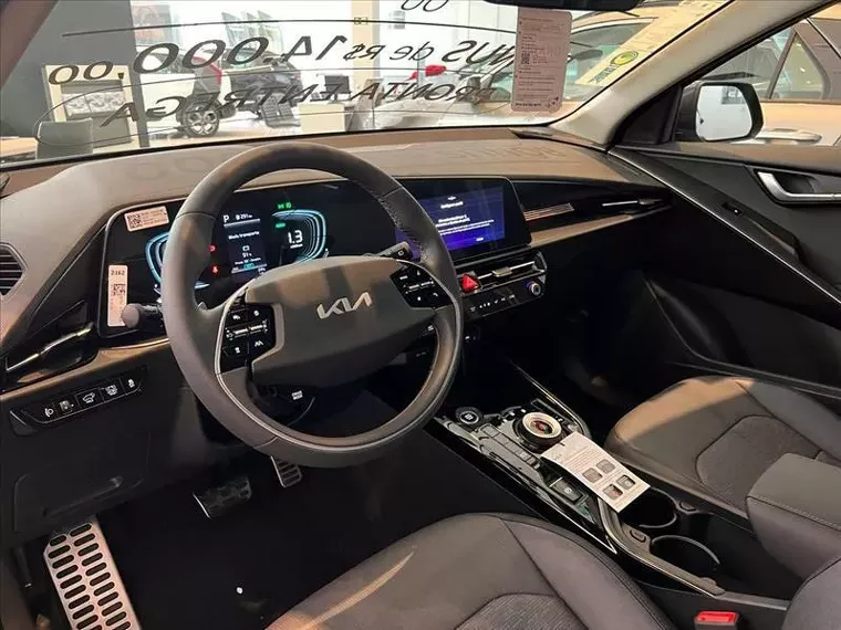 KIA Niro Cinza 13