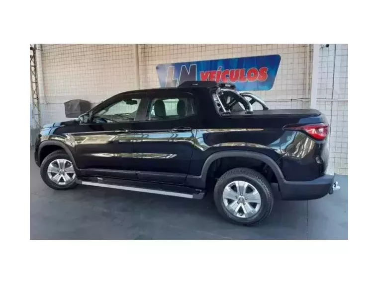 Fiat Toro Preto 9