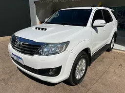 Toyota Hilux SW4