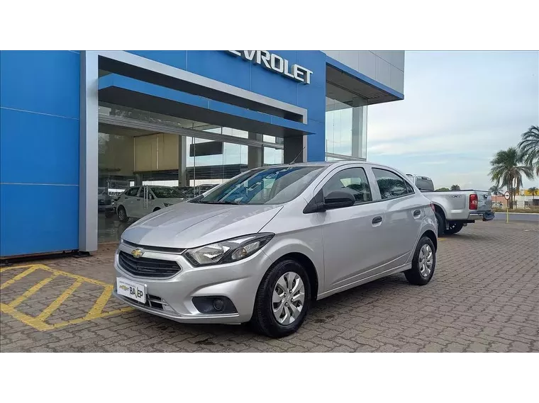 Chevrolet Onix Prata 1