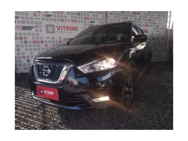 Nissan Kicks Preto 4