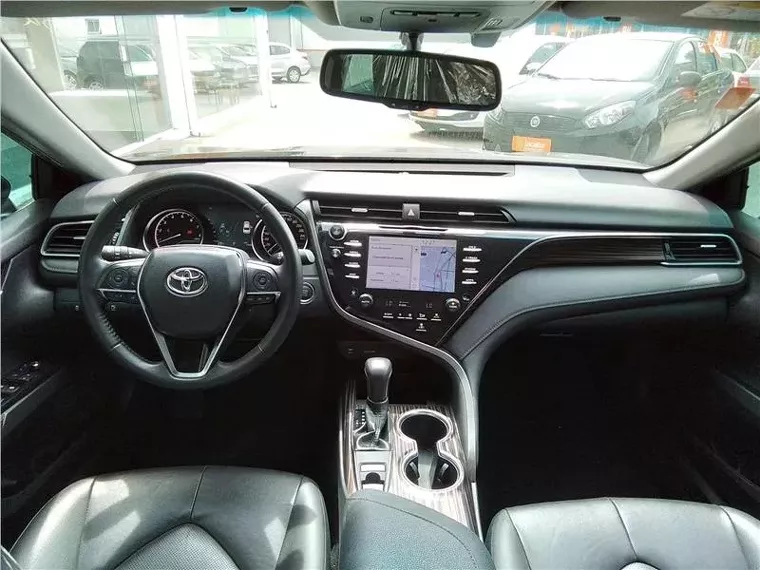 Toyota Camry Preto 4