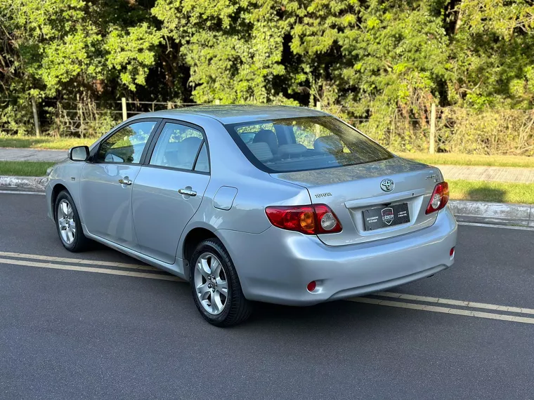 Toyota Corolla Prata 4