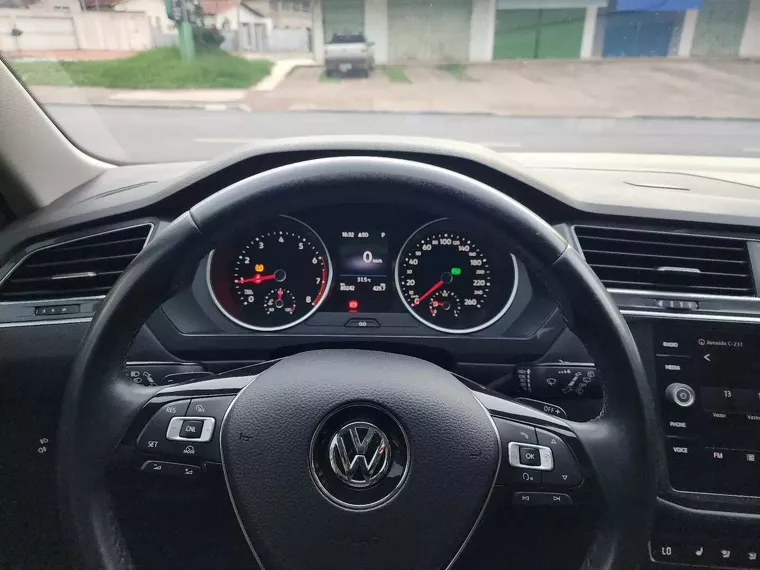 Volkswagen Tiguan Branco 13