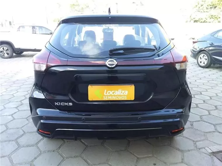 Nissan Kicks Preto 1