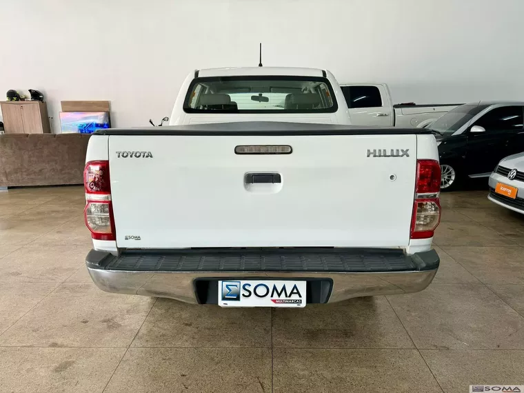 Toyota Hilux Branco 5