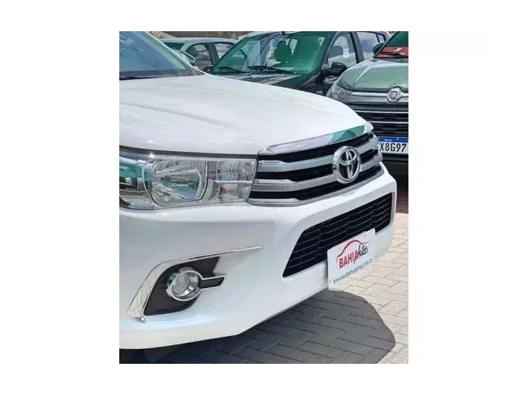 Toyota Hilux Branco 5