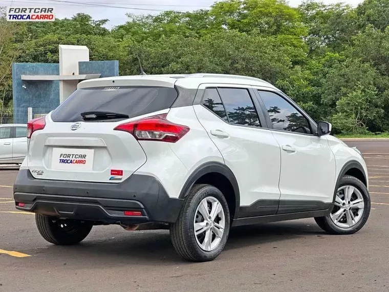 Nissan Kicks Branco 12