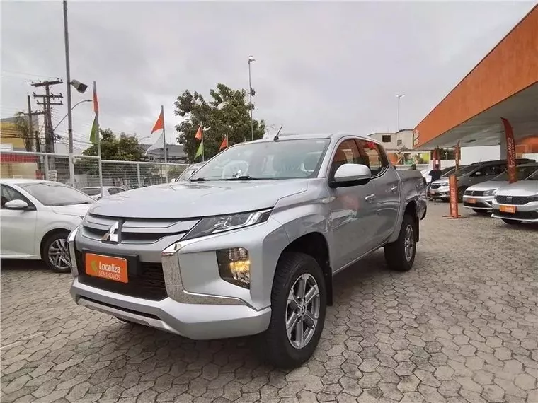 Mitsubishi L200 Triton Prata 1