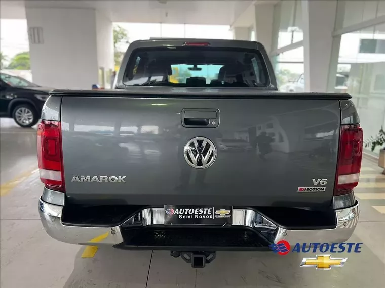 Volkswagen Amarok Cinza 11