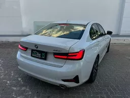 BMW 320i