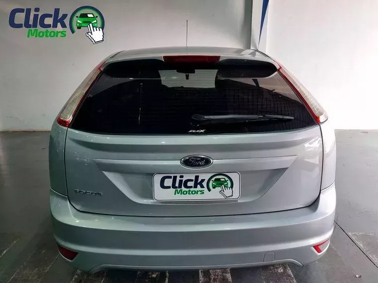 Ford Focus Prata 4