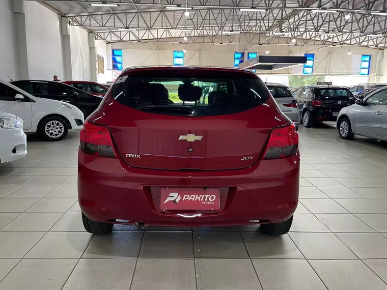 Chevrolet Onix Vermelho 10